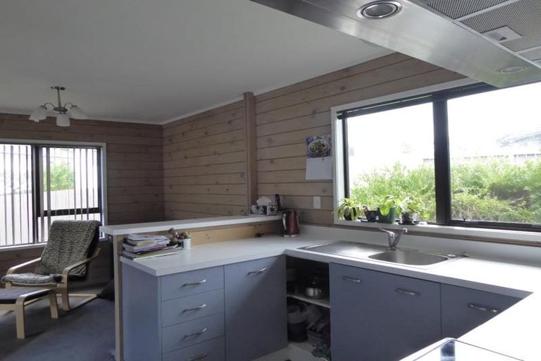 Photo of property in 37 Guadeloupe Crescent, Grenada Village, Wellington, 6037