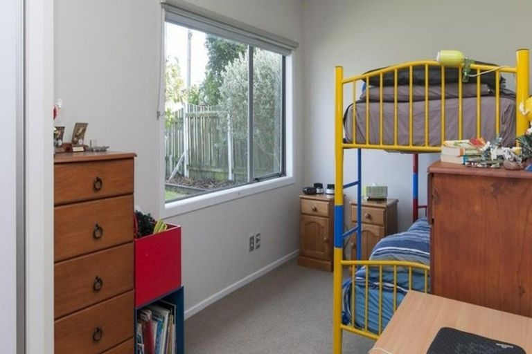 Photo of property in 1/124 Bucklands Beach Road, Bucklands Beach, Auckland, 2012