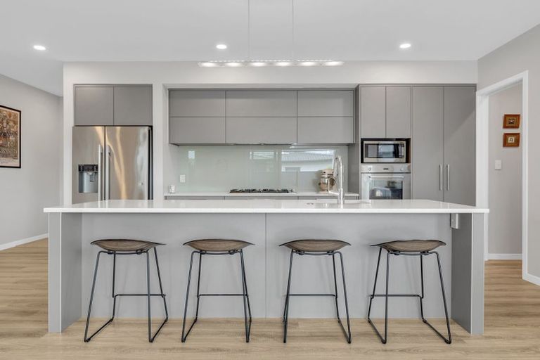 Photo of property in 14 Aporo Drive, Kumeu, 0810