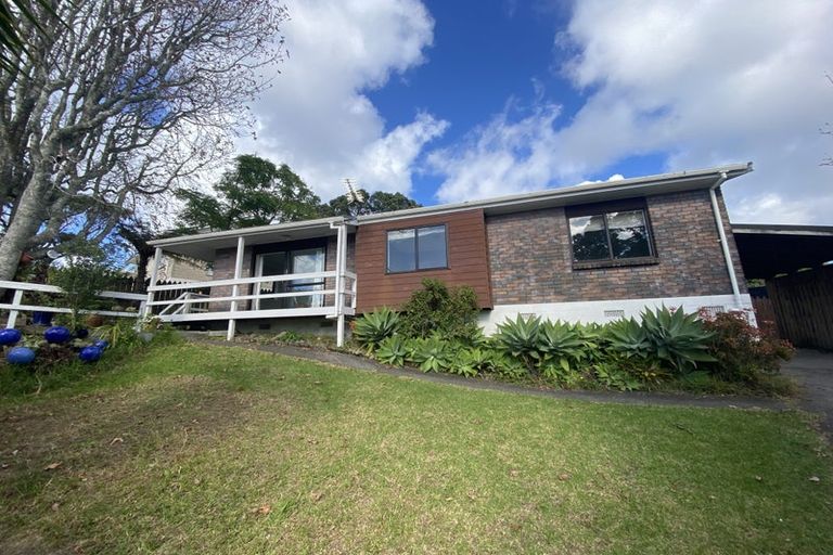Photo of property in 2/138 Sunset Road, Unsworth Heights, Auckland, 0632