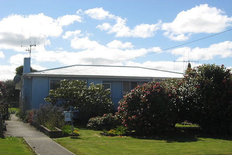 Photo of property in 5 Ngahina Street, Marton, 4710