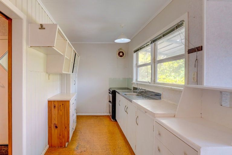 Photo of property in 32 Yorke Road, Haruru, 0204