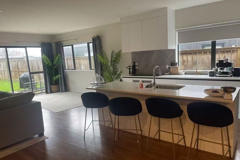Photo of property in 6 Benjamin Place, Clevedon, Papakura, 2582