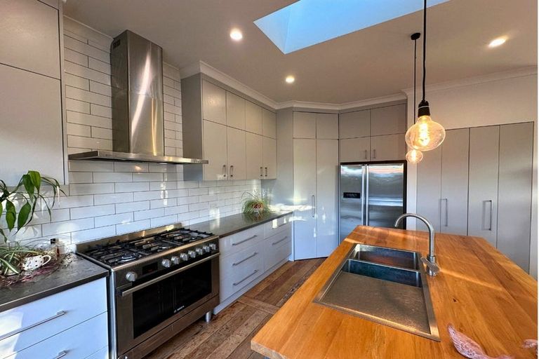 Photo of property in 9 Elizabeth Street, Moera, Lower Hutt, 5010