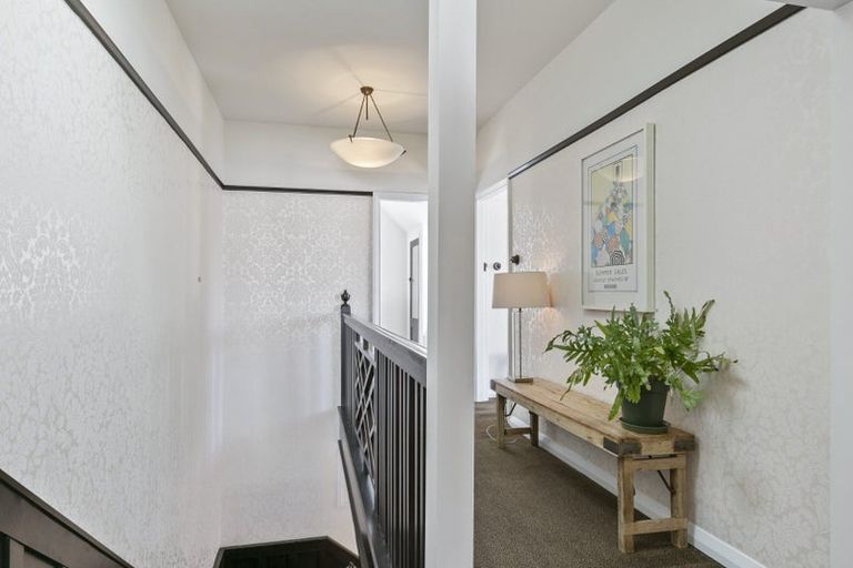 Photo of property in 323 The Terrace, Te Aro, Wellington, 6011