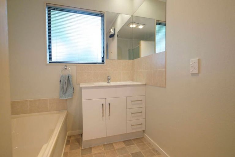 Photo of property in 72c Bellevue Road, Brookfield, Tauranga, 3110