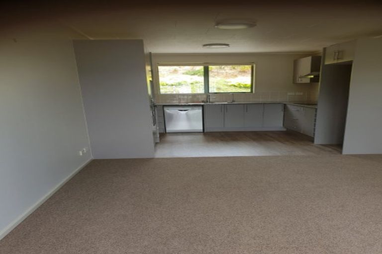 Photo of property in 17 Makiri Street, Helensville, 0800