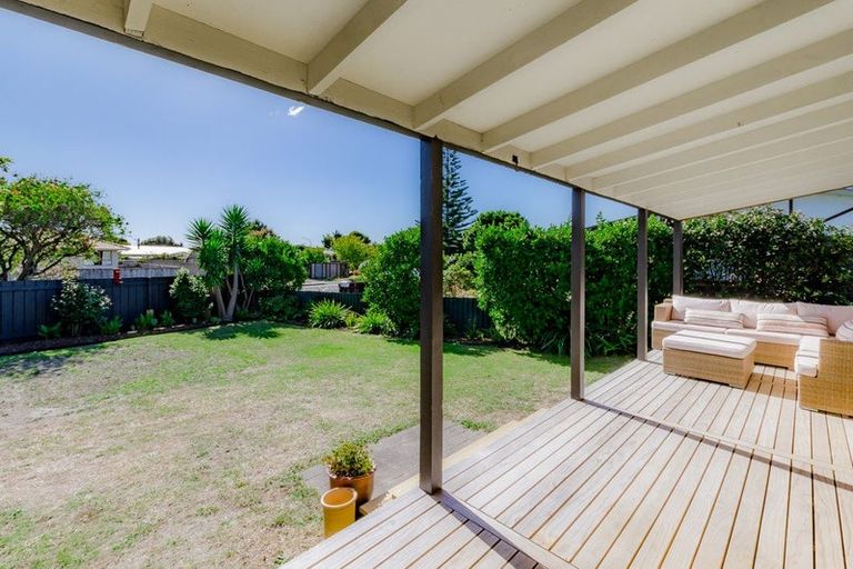 Photo of property in 36 Hollis Road, Paraparaumu Beach, Paraparaumu, 5032