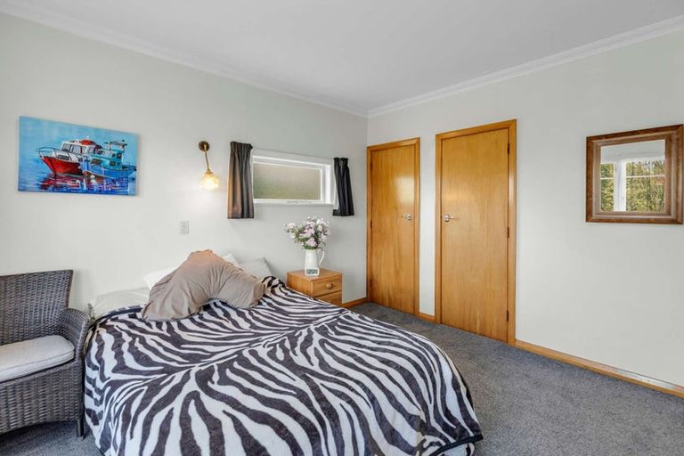 Photo of property in 33 Winston Avenue, Hokowhitu, Palmerston North, 4410