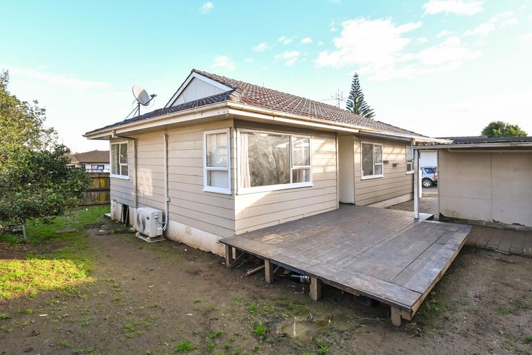 Photo of property in 2/17 Anglers Way, Wattle Downs, Auckland, 2102