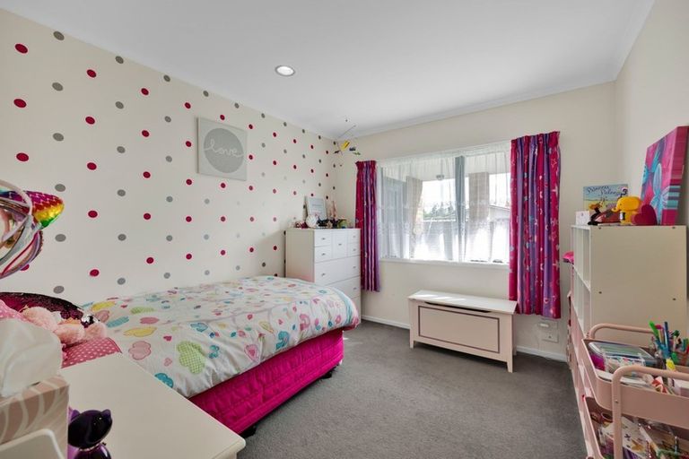 Photo of property in 2a Faber Place, Inglewood, 4330