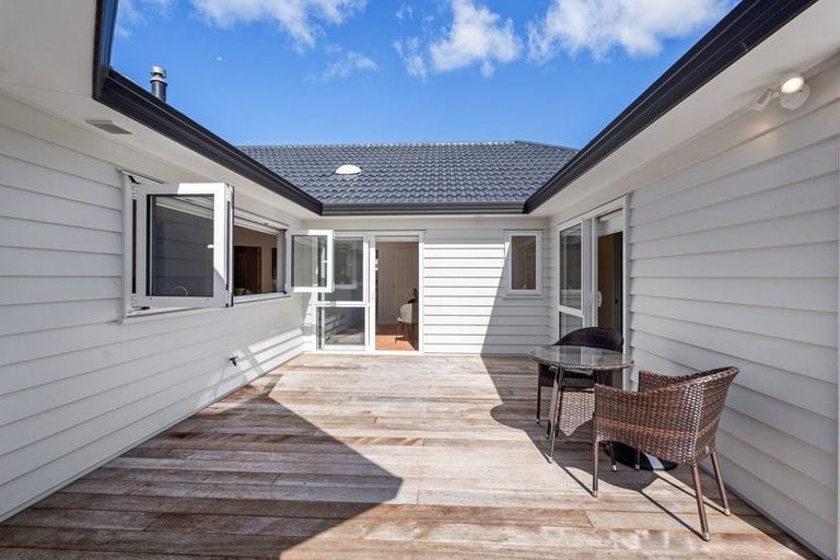 Photo of property in 16 Waru Nui Court, Orewa, 0931