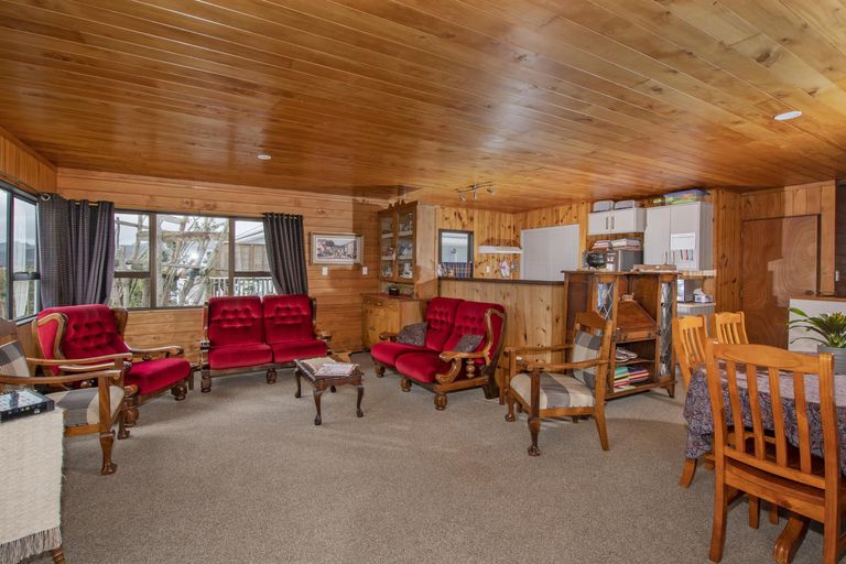 Photo of property in 64 Handforth Street, Onerahi, Whangarei, 0110