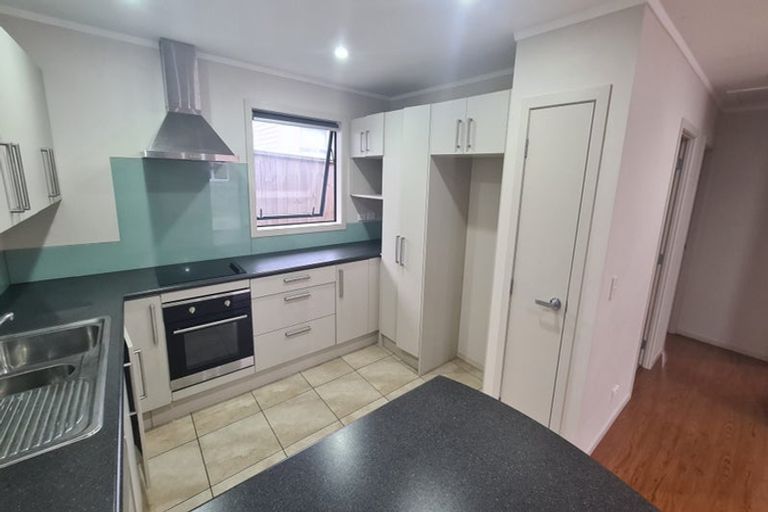 Photo of property in 197 Edmonton Road, Te Atatu South, Auckland, 0610