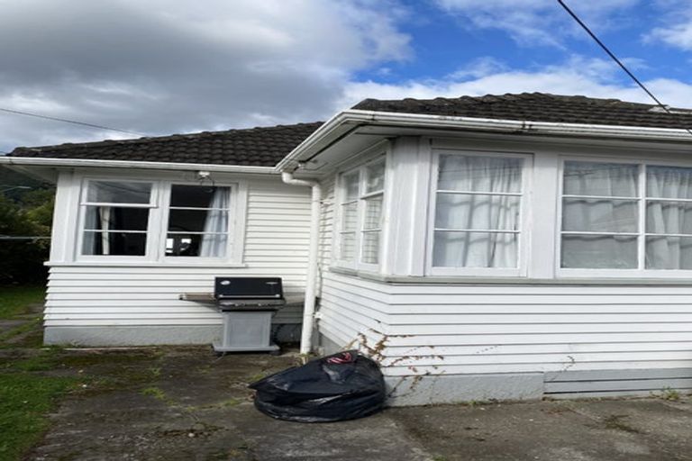Photo of property in 31 Atiawa Crescent, Waiwhetu, Lower Hutt, 5010