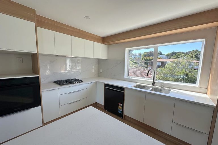 Photo of property in 15a Blenheim Street, Glenfield, Auckland, 0629