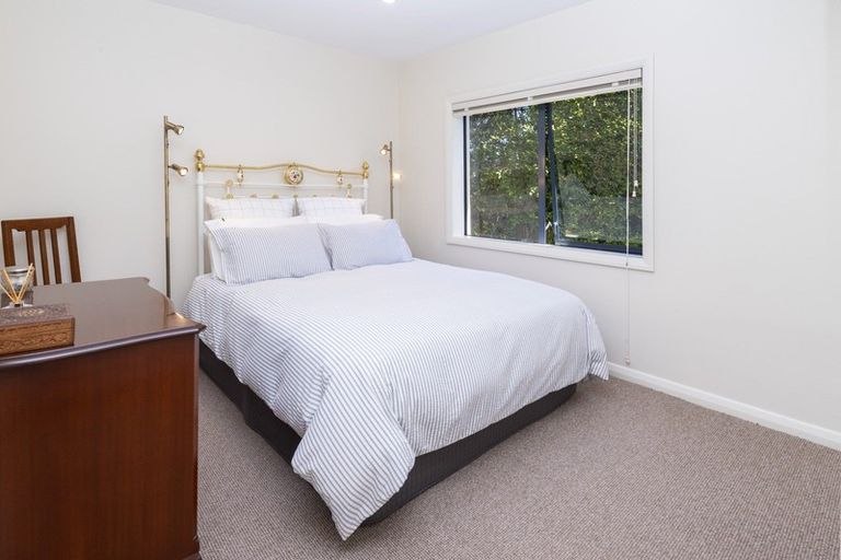 Photo of property in 8 Gulf Crest, Bucklands Beach, Auckland, 2012