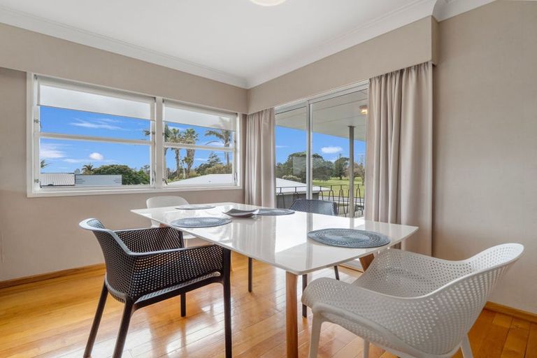 Photo of property in 12 Racecourse Road, Waiuku, 2123