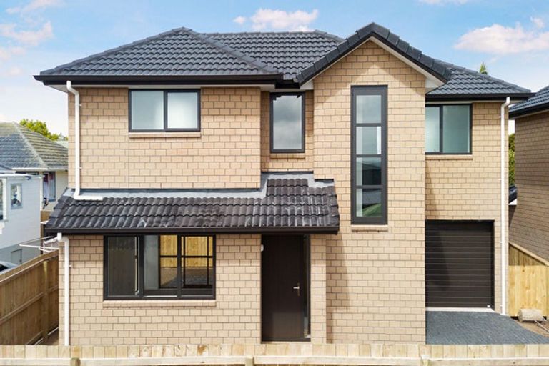 Photo of property in 8b Strid Road, Te Atatu South, Auckland, 0610