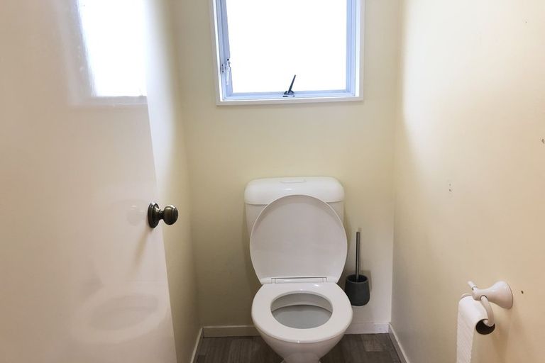 Photo of property in 89 Woodglen Road, Glen Eden, Auckland, 0602