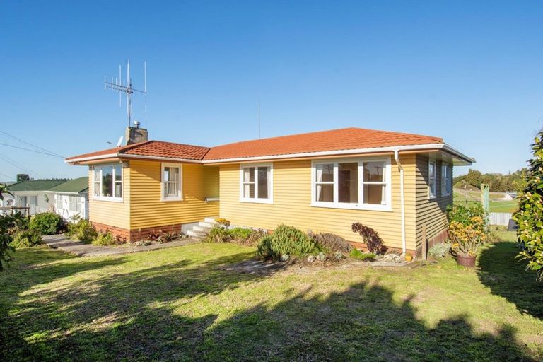Photo of property in 8 Lee Street, Te Puke, 3119