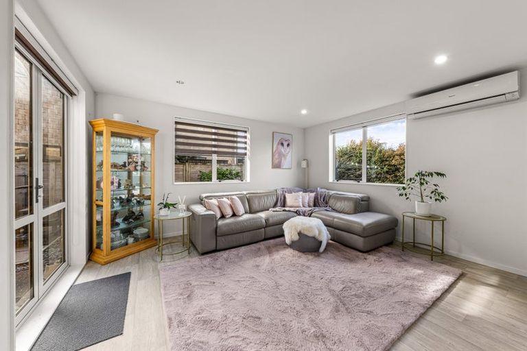Photo of property in 114 Grand Drive, Orewa, 0931