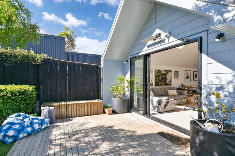 Photo of property in 15 Milton Street, Berhampore, Wellington, 6023