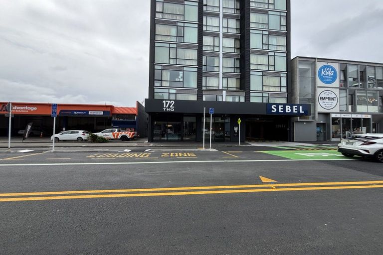 Photo of property in Proximity Apartment Hotel, 172 Thorndon Quay, Pipitea, Wellington, 6011