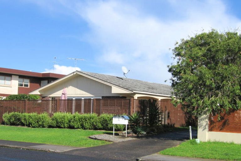 Photo of property in 1/113 Clovelly Road, Bucklands Beach, Auckland, 2012