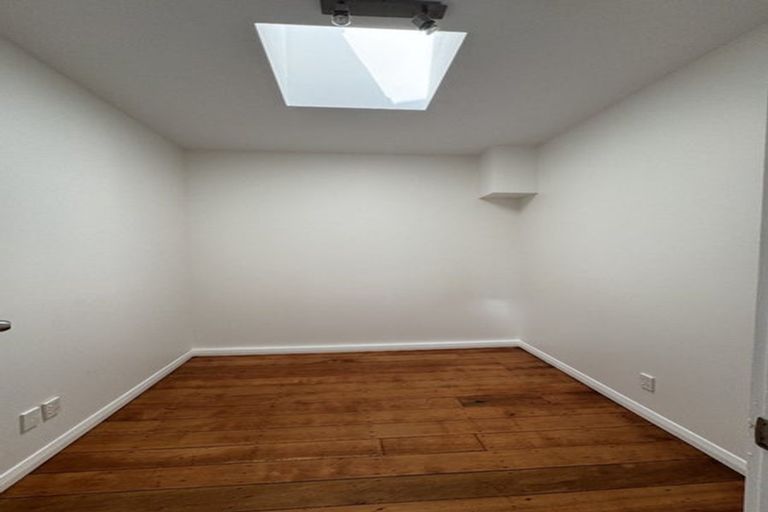 Photo of property in 77 Brougham Street, Mount Victoria, Wellington, 6011