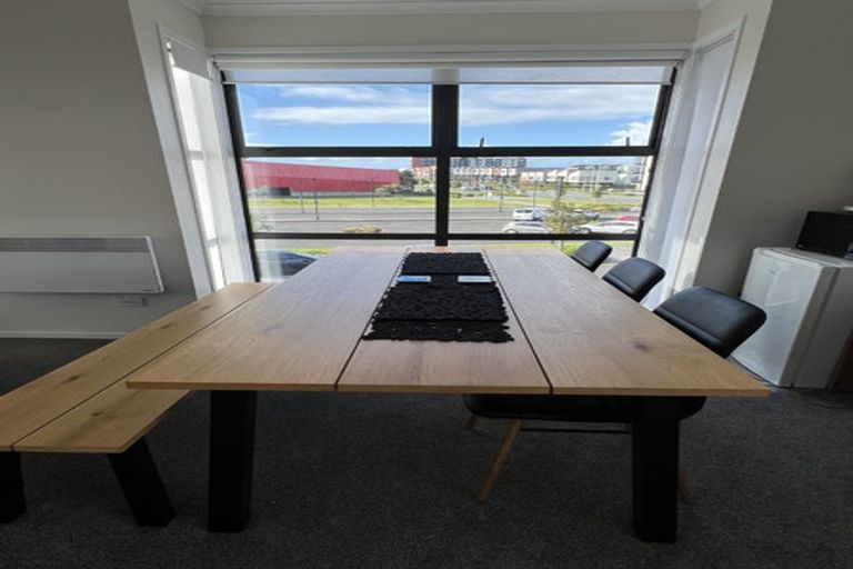 Photo of property in 32 Raranga Lane, Hobsonville, Auckland, 0616