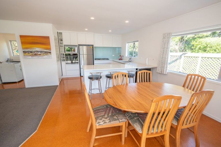 Photo of property in 25 Stratford Drive, Cable Bay, 0420