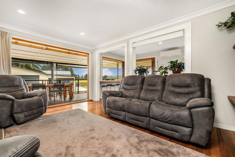 Photo of property in 37 Village Way, Ardmore, Papakura, 2582