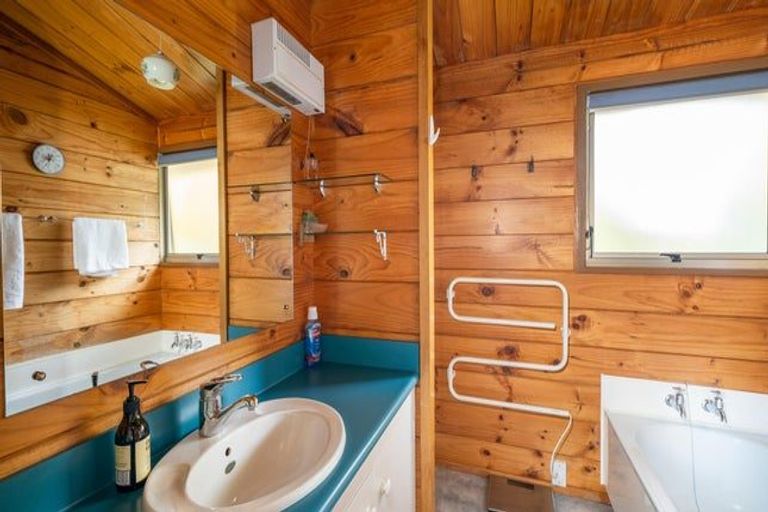 Photo of property in 14 Kereru Street, Two Mile Bay, Taupo, 3330