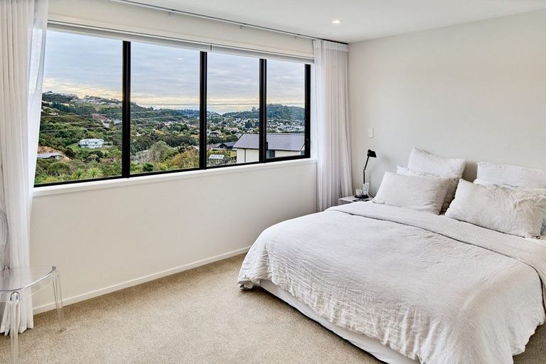 Photo of property in 33 Holystone Road, Whitby, Porirua, 5024