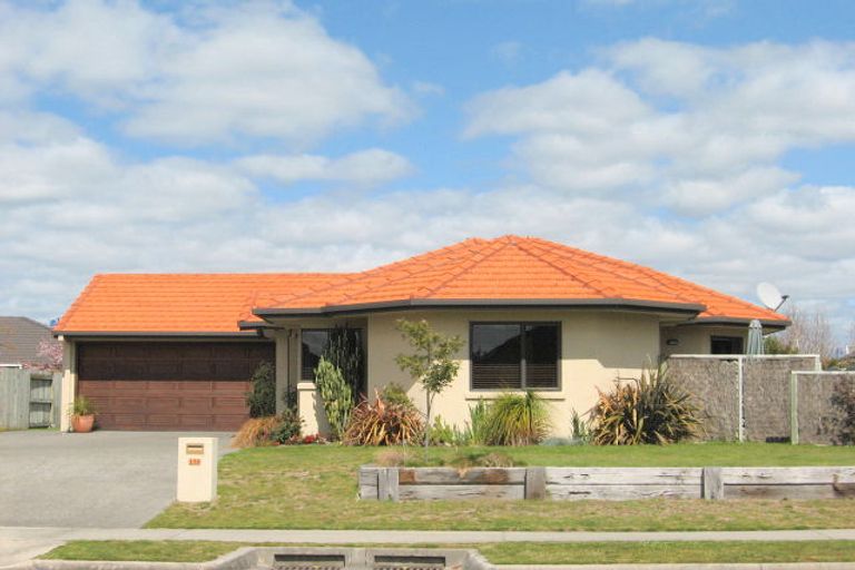 Photo of property in 130 Gravatt Road, Papamoa Beach, Papamoa, 3118