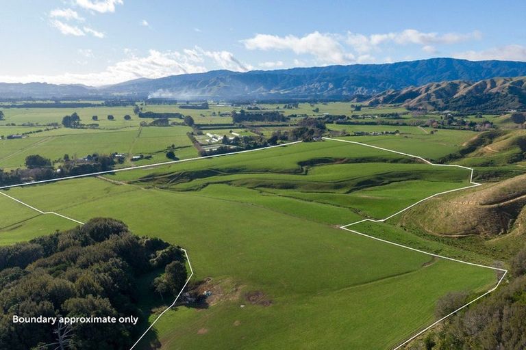 Photo of property in 130 Te Horo Hautere Cross Road, Hautere, Otaki, 5582