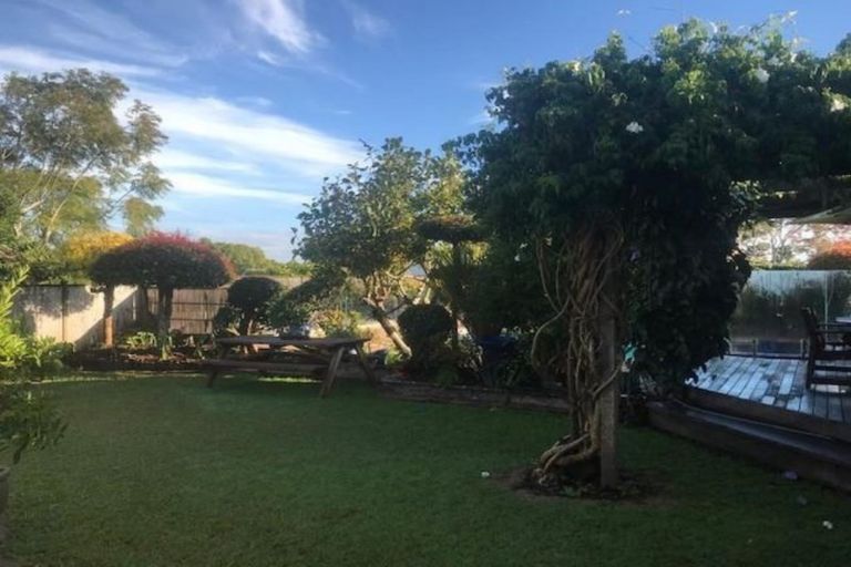 Photo of property in 10 Roadley Avenue, Sunnyhills, Auckland, 2010