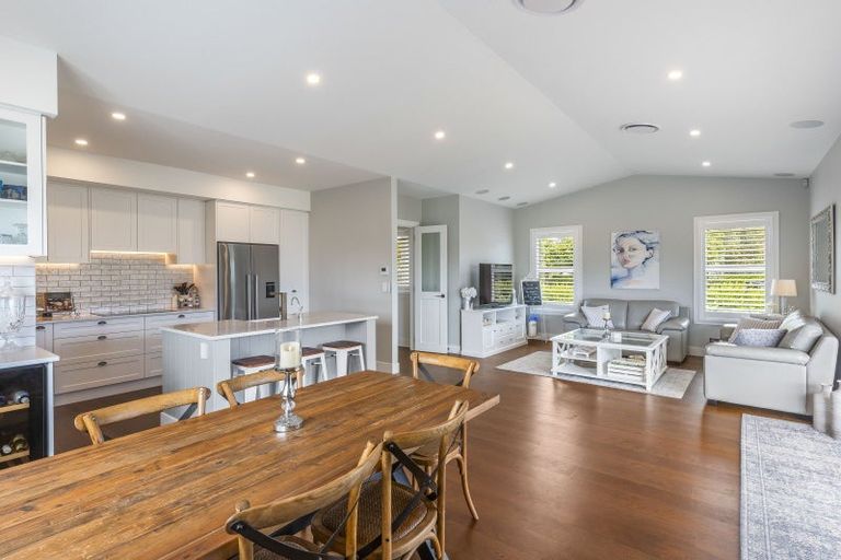 Photo of property in 7 Lamont Place, Waikanae, 5036