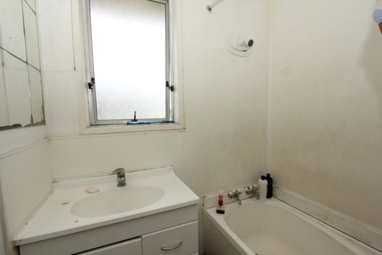 Photo of property in 87 Friedlanders Road, Manurewa, Auckland, 2102