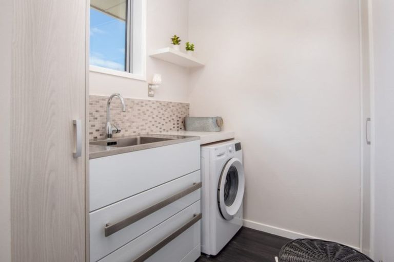 Photo of property in 25 Skerries Street, Outram, 9019