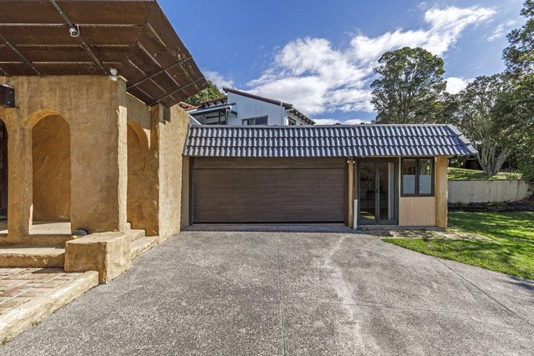 Photo of property in 4 Saddleback Rise, Murrays Bay, Auckland, 0630