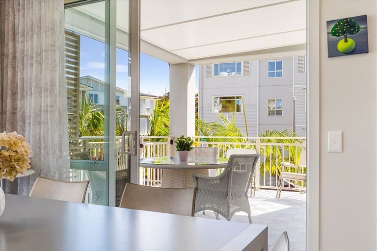 Photo of property in 96 Panorama Heights, Orewa, 0931