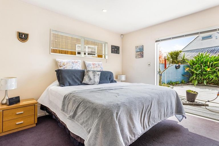 Photo of property in 44a Spinnaker Drive, Te Atatu Peninsula, Auckland, 0610