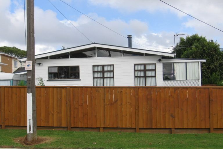 Photo of property in 24 Harrington Road, Henderson, Auckland, 0610