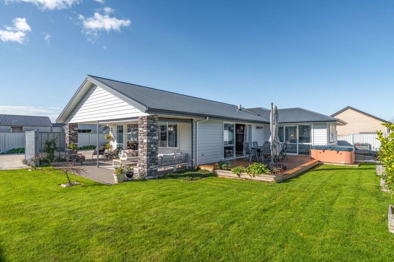 Photo of property in 32 Westwood Avenue, Greytown, 5712