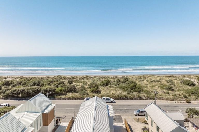 Photo of property in 3/50 Marine Parade, North New Brighton, Christchurch, 8083