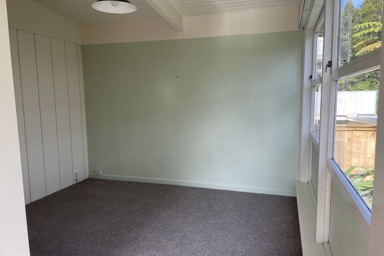 Photo of property in 25 Kopiko Road, Titirangi, Auckland, 0604