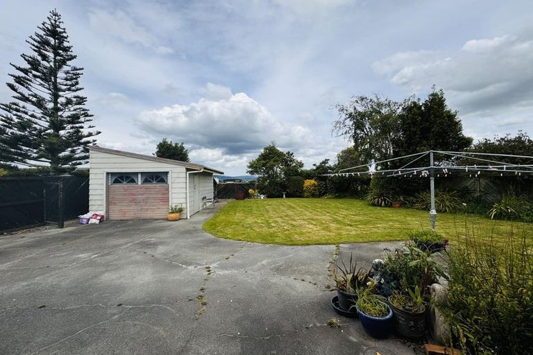 Photo of property in 50 Hillcrest Drive, Kelvin Grove, Palmerston North, 4414