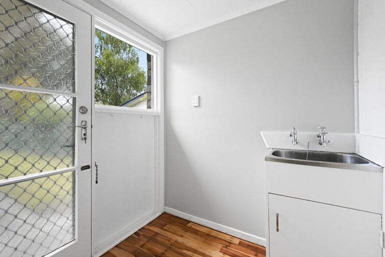 Photo of property in 19 Kensington Place, Fairfield, Hamilton, 3214